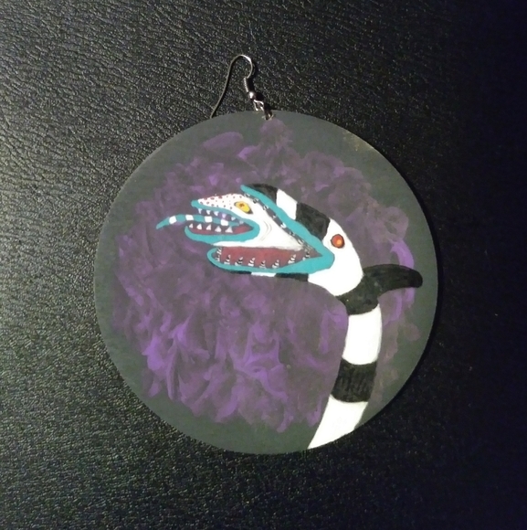 Beetlejuice Earrings - Picture 5 of 9